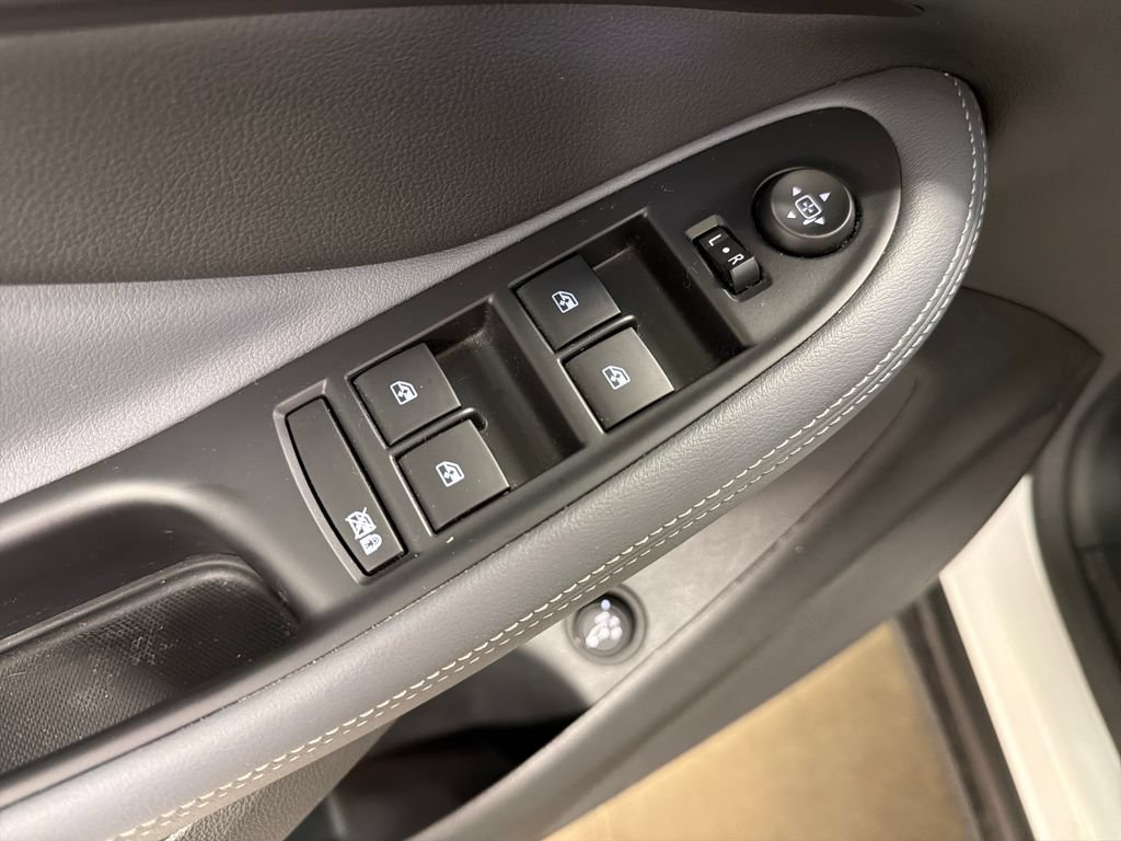 Used 2020 Buick Envision Essence w/ Experience Buick Package FWD image 23