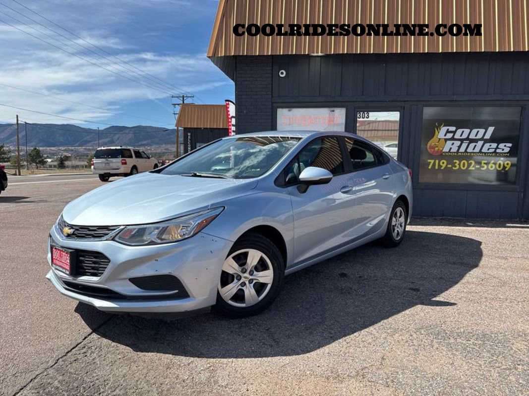 Used 2017 Chevrolet Cruze LS FWD image 1