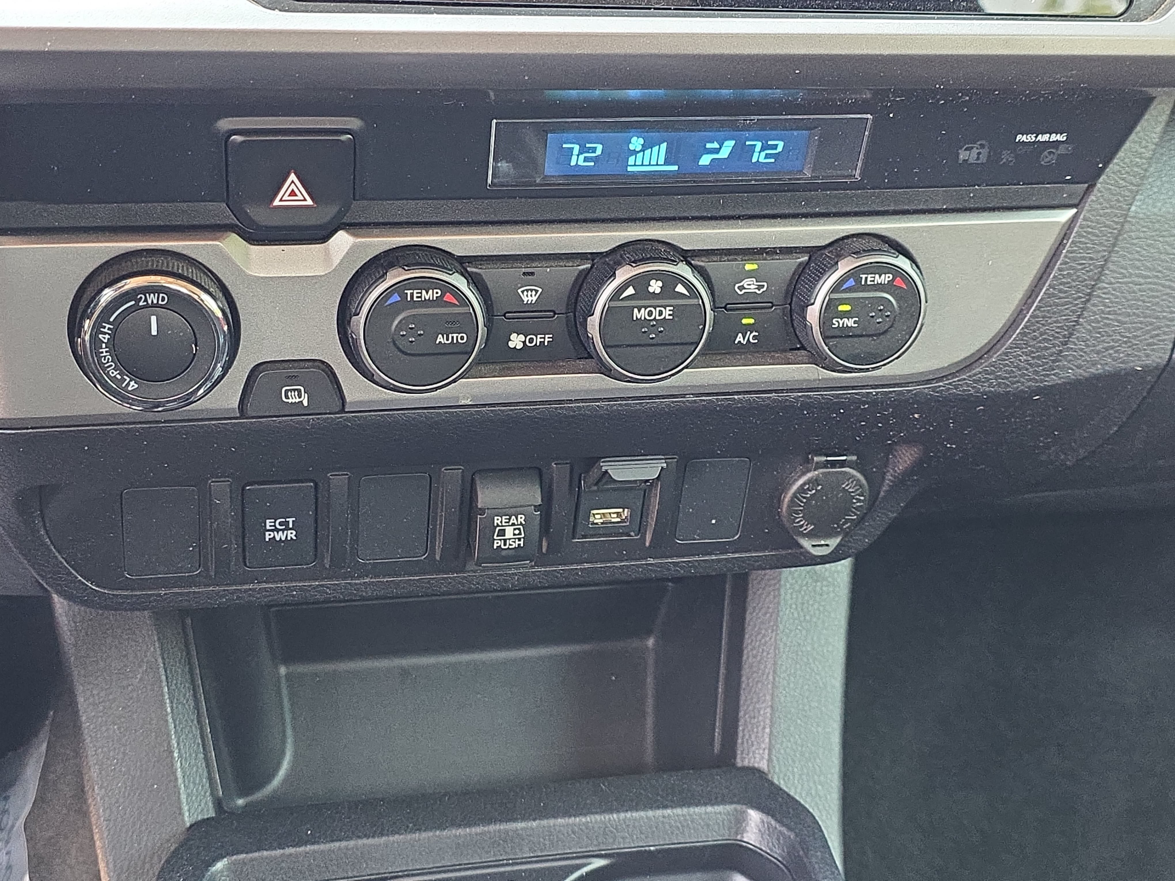 Used 2021 Toyota Tacoma SR5 AWD/4WD image 21