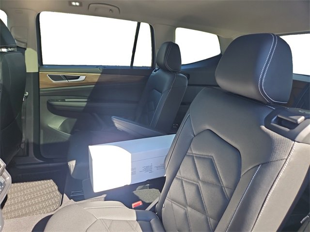 New 2026 Volkswagen Atlas SE image 16