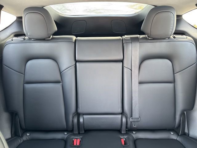 Used 2022 Tesla Model Y Long Range image 12