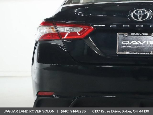 Used 2018 Toyota Camry SE w/ Moonroof Package FWD image 43