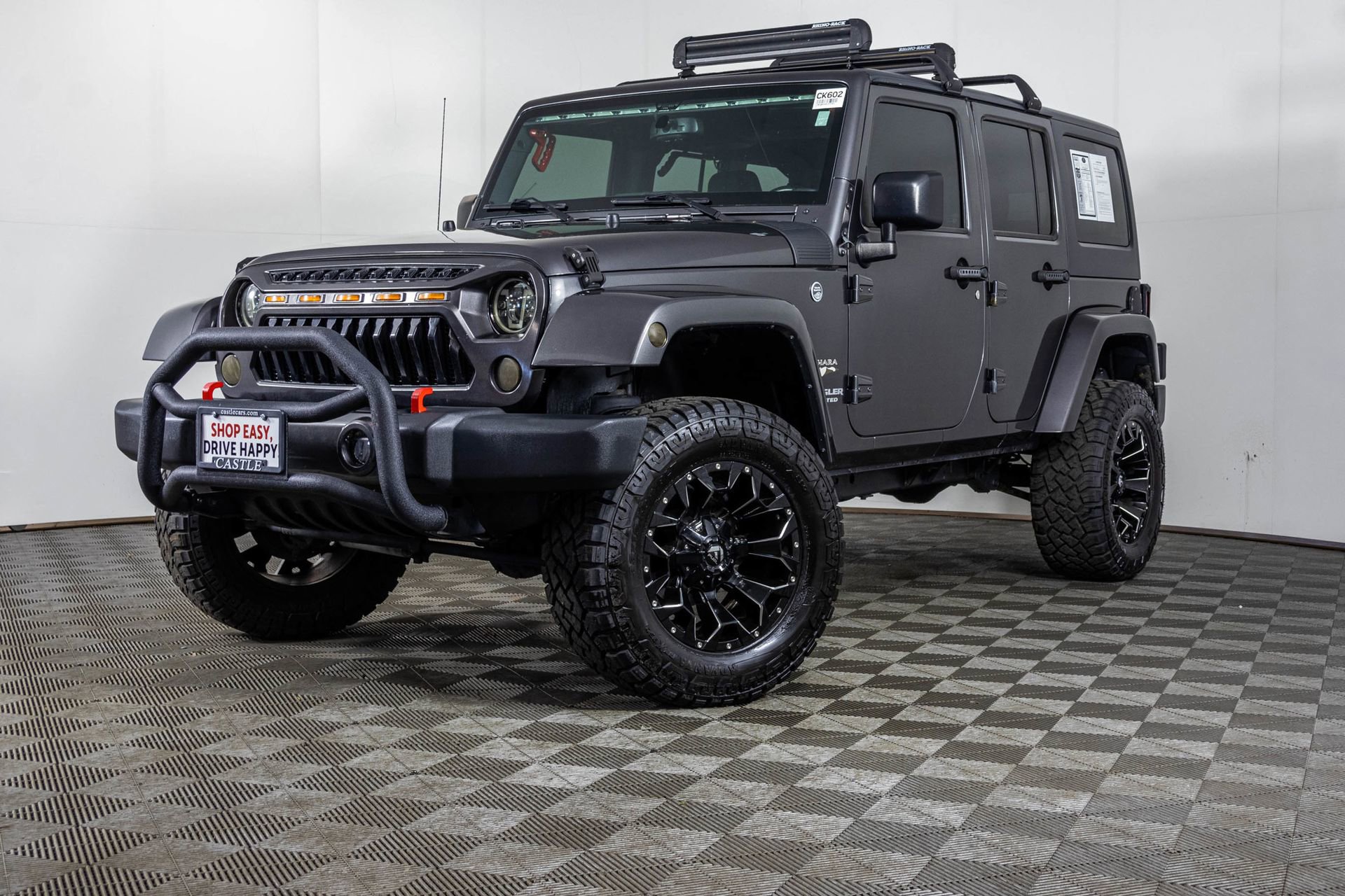 Used 2017 Jeep Wrangler Unlimited Sahara w/ Connectivity Group AWD/4WD image 2