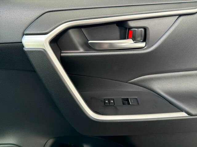 Used 2025 Toyota RAV4 XLE Premium image 22