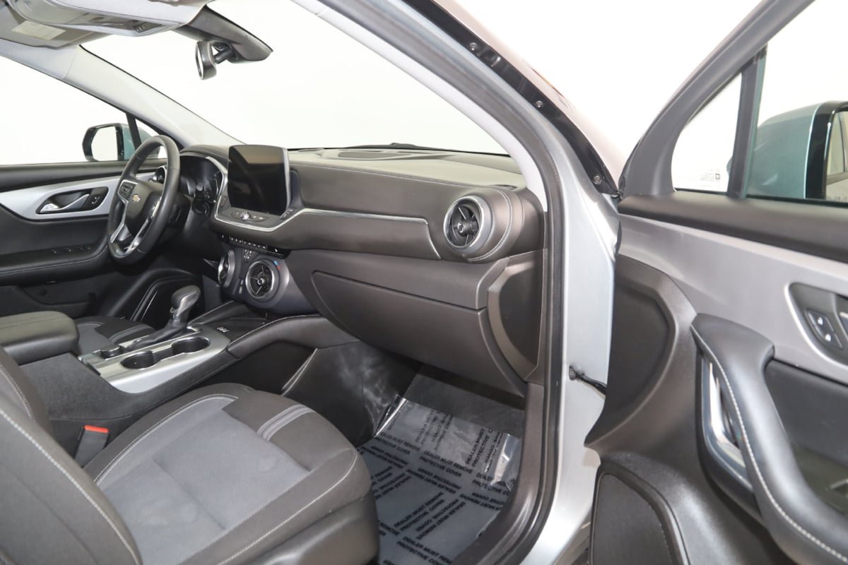 Used 2024 Chevrolet Blazer LT w/ Convenience Package FWD image 39