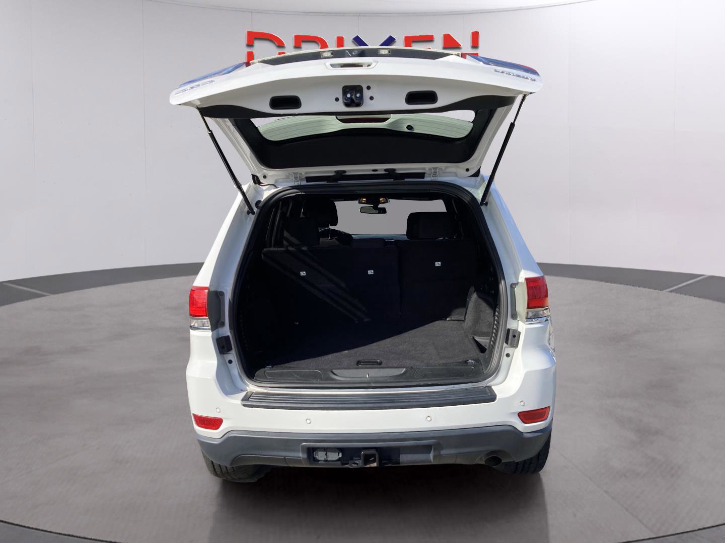 Used 2018 Jeep Grand Cherokee Laredo image 33