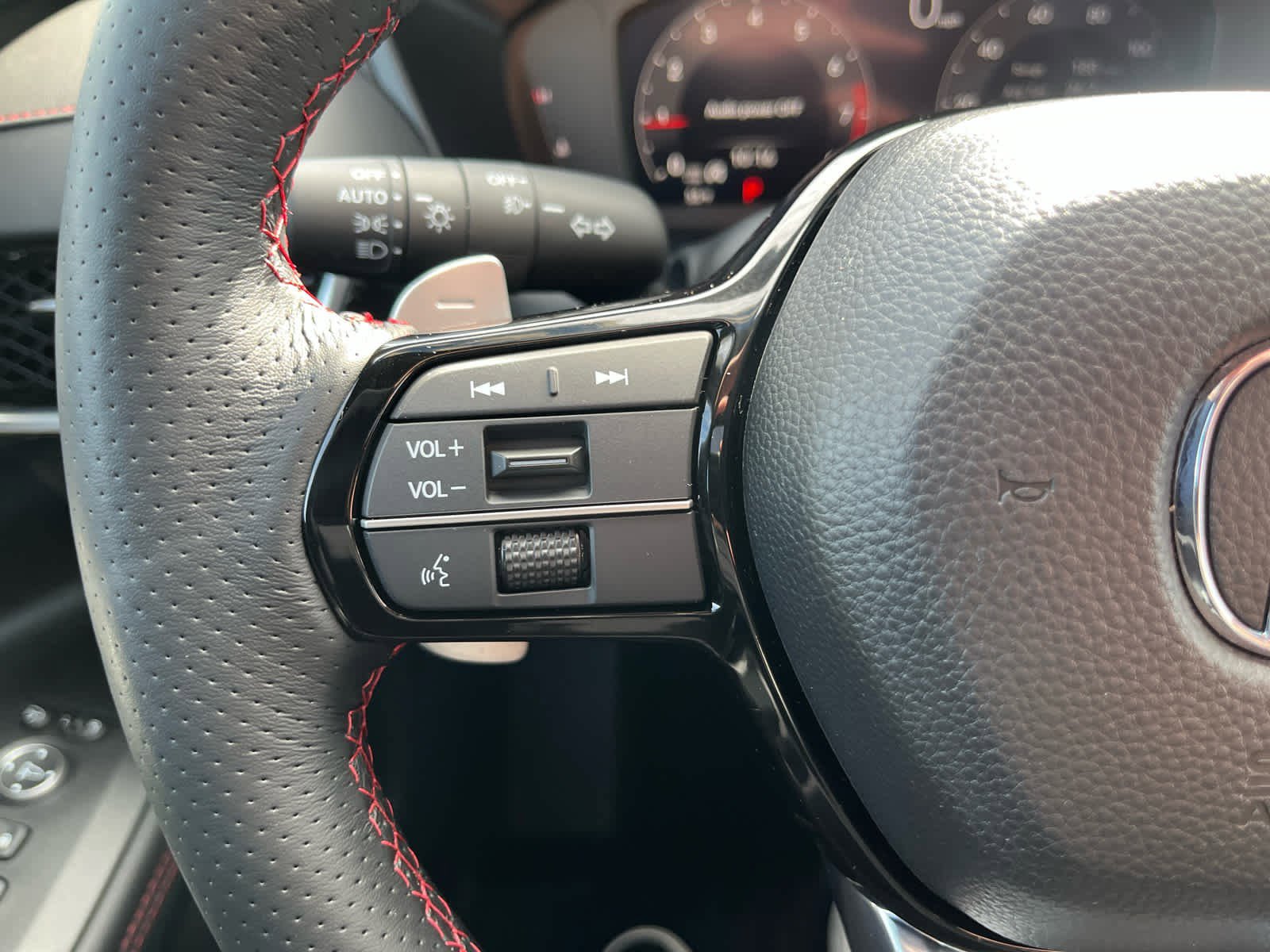 Used 2025 Acura ADX A-Spec image 33