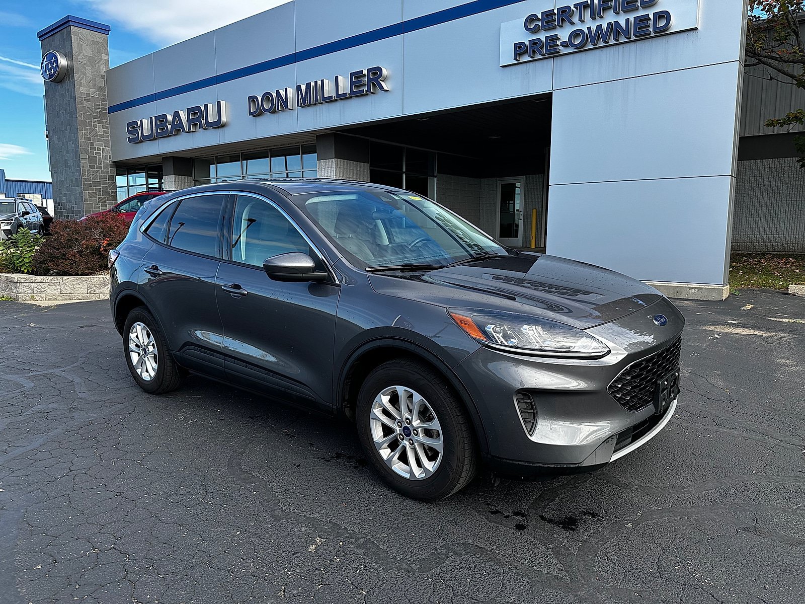 Used 2021 Ford Escape SE w/ Convenience Package