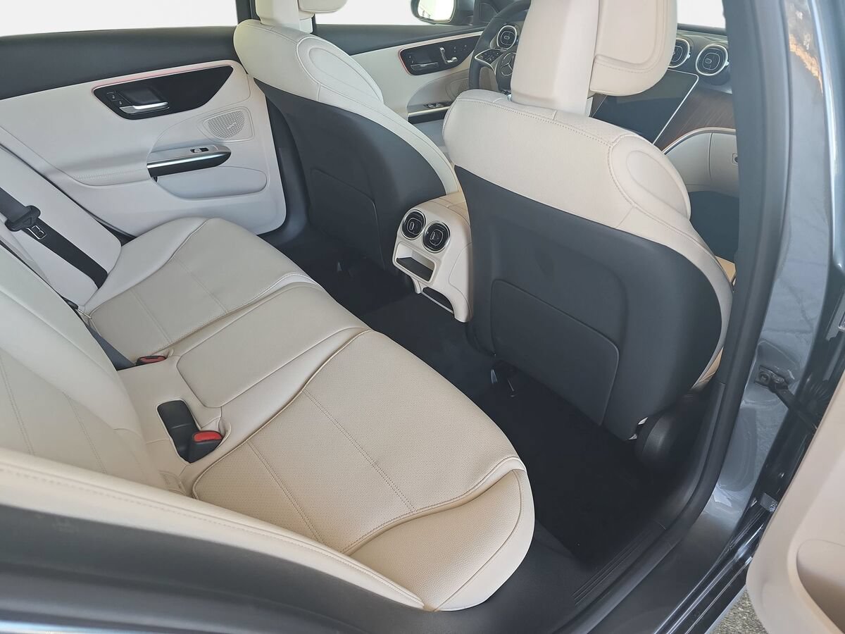 New 2026 Mercedes-Benz C 300 4MATIC Sedan image 11