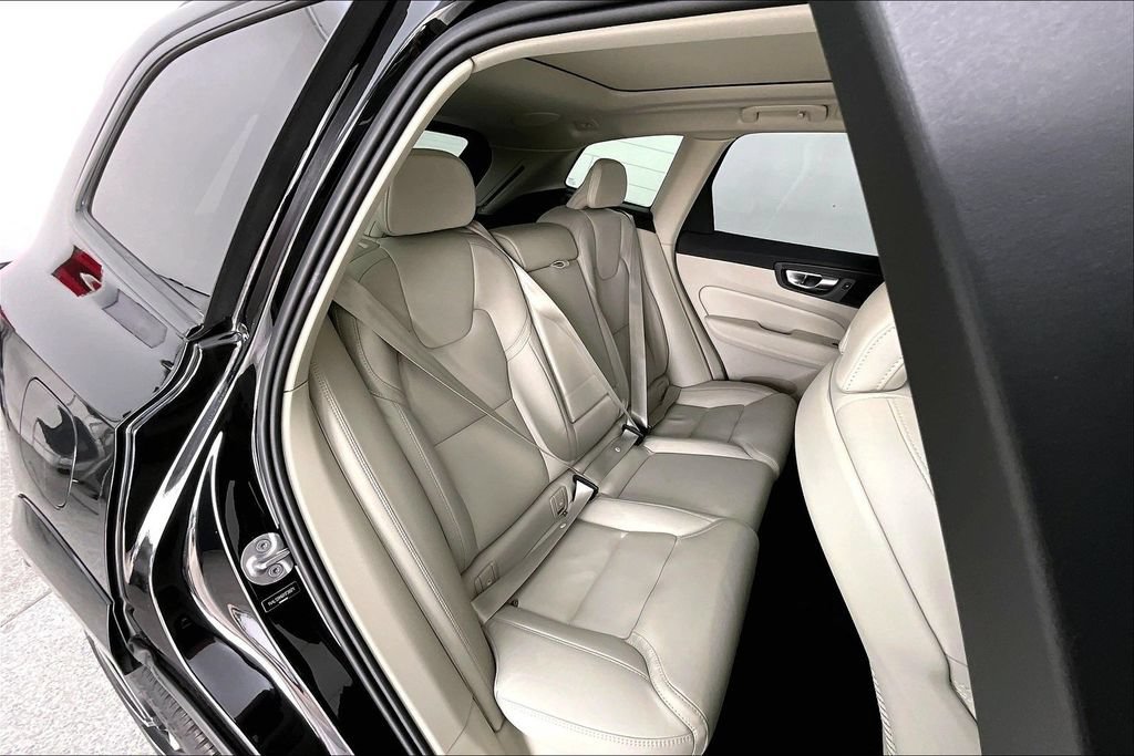 Certified 2024 Volvo XC60 B5 Ultimate w/ Protection Package Premier AWD/4WD image 35