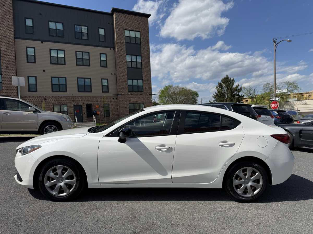 Used 2015 MAZDA MAZDA3 i SV image 4
