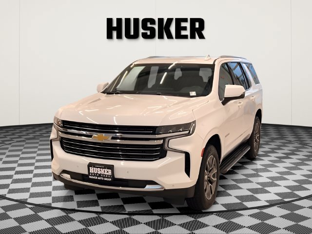 Used 2024 Chevrolet Tahoe LT w/ Luxury Package AWD/4WD image 2