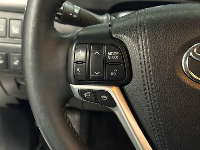 Used 2016 Toyota Highlander Limited Platinum FWD image 20