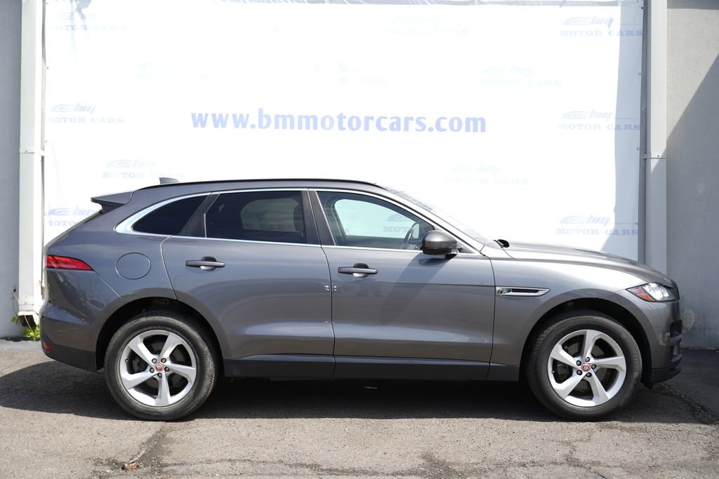 Used 2019 Jaguar F-PACE Premium image 8