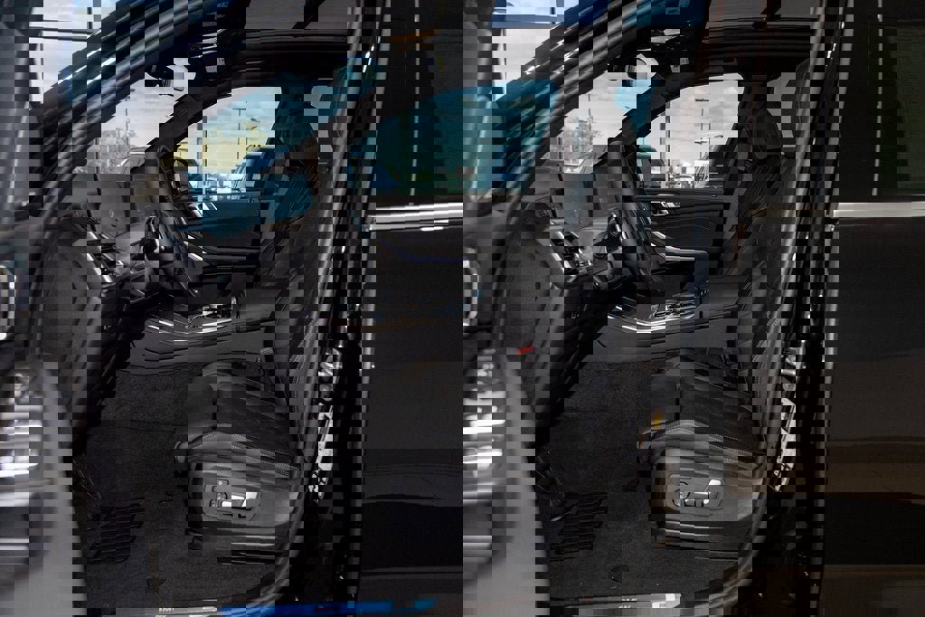 New 2026 BMW X5 xDrive40i w/ Premium Package image 19