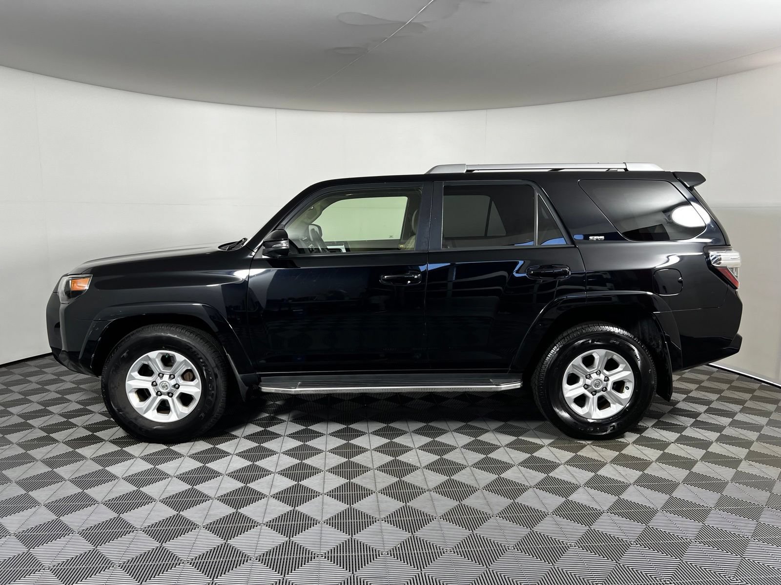 Used 2015 Toyota 4Runner SR5 Premium RWD image 8