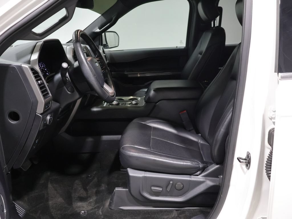 Used 2020 Ford Expedition XLT w/ Equipment Group 202A AWD/4WD image 13
