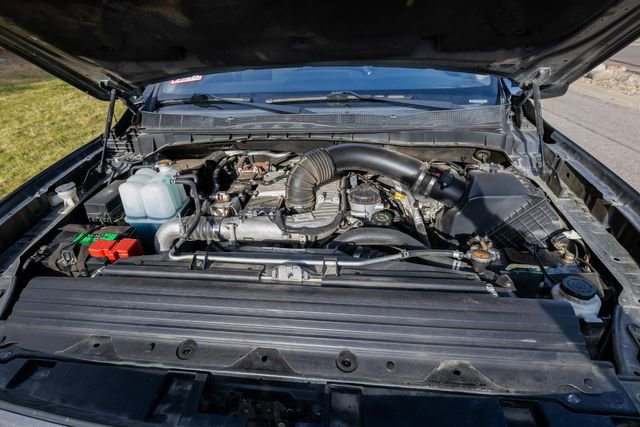 Used 2019 Nissan Titan SV w/ SV Convenience Package AWD/4WD image 19