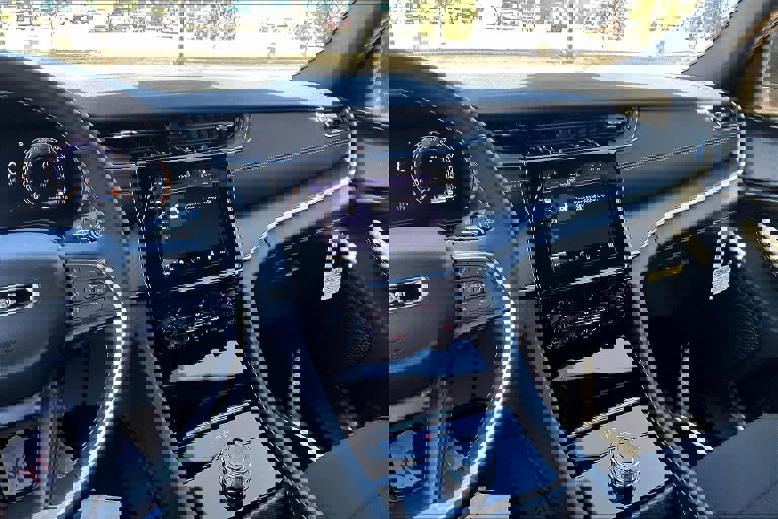 New 2025 Jeep Grand Cherokee Laredo X w/ Luxury Tech Group I image 6