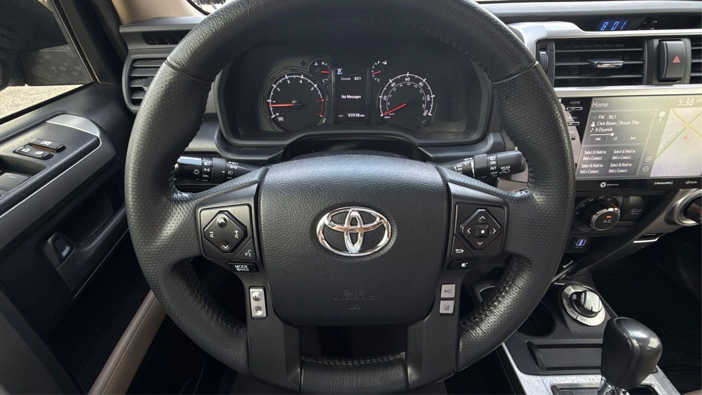 Used 2020 Toyota 4Runner SR5 Premium w/ Moonroof Package AWD/4WD image 34
