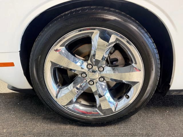 Used 2017 Dodge Challenger R/T w/ Driver Convenience Group image 14