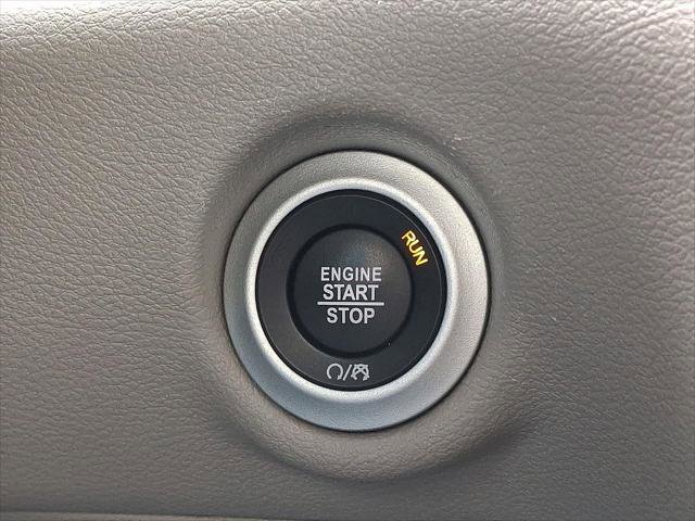 Certified 2024 Chrysler Pacifica Touring-L image 25