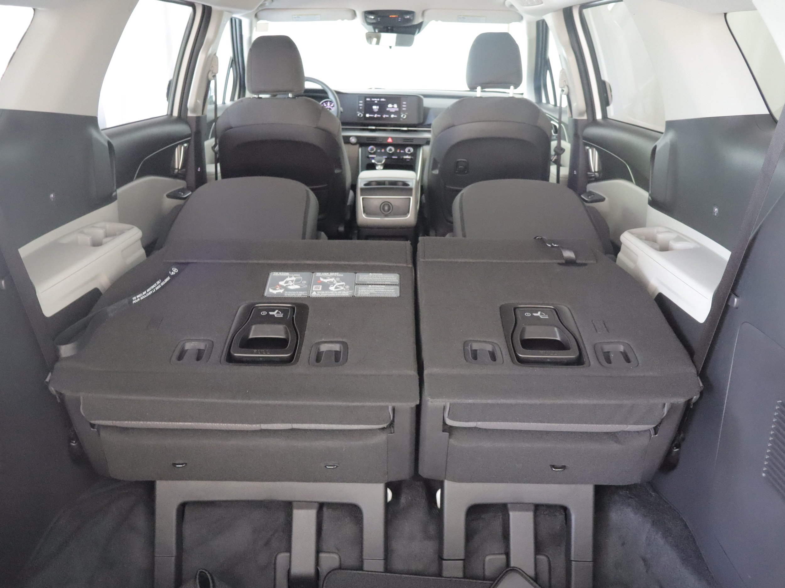 Used 2024 Kia Carnival LX FWD image 17