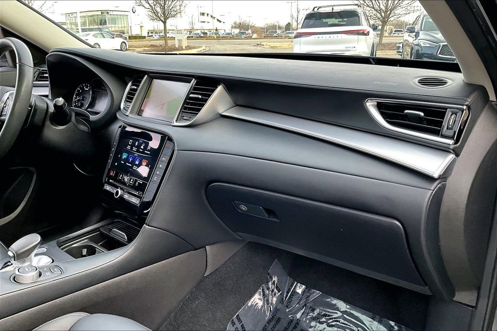 Certified 2019 INFINITI QX50 Luxe w/ Navigation Package FWD image 25