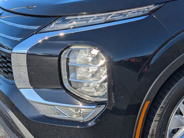 New 2025 Mitsubishi Outlander ES image 10