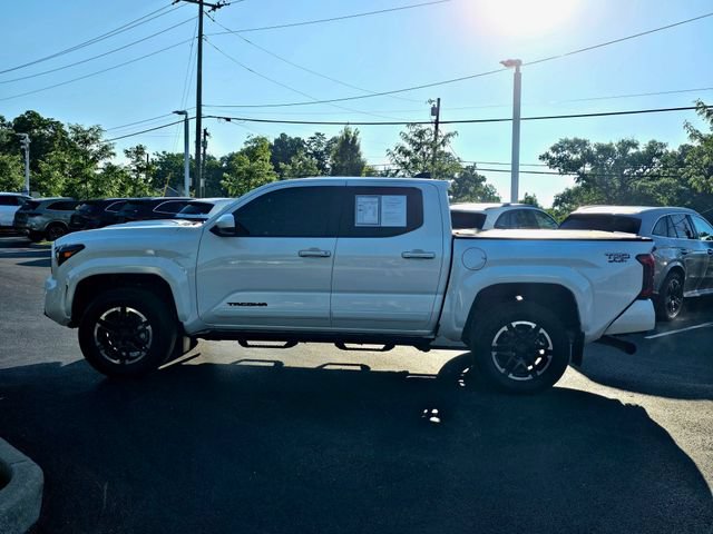 Used 2024 Toyota Tacoma TRD Sport AWD/4WD image 13