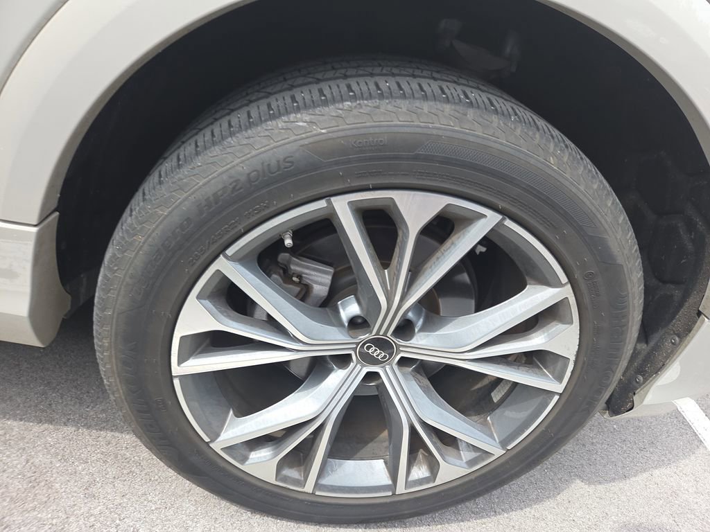 Used 2023 Audi Q8 Premium Plus AWD/4WD image 7