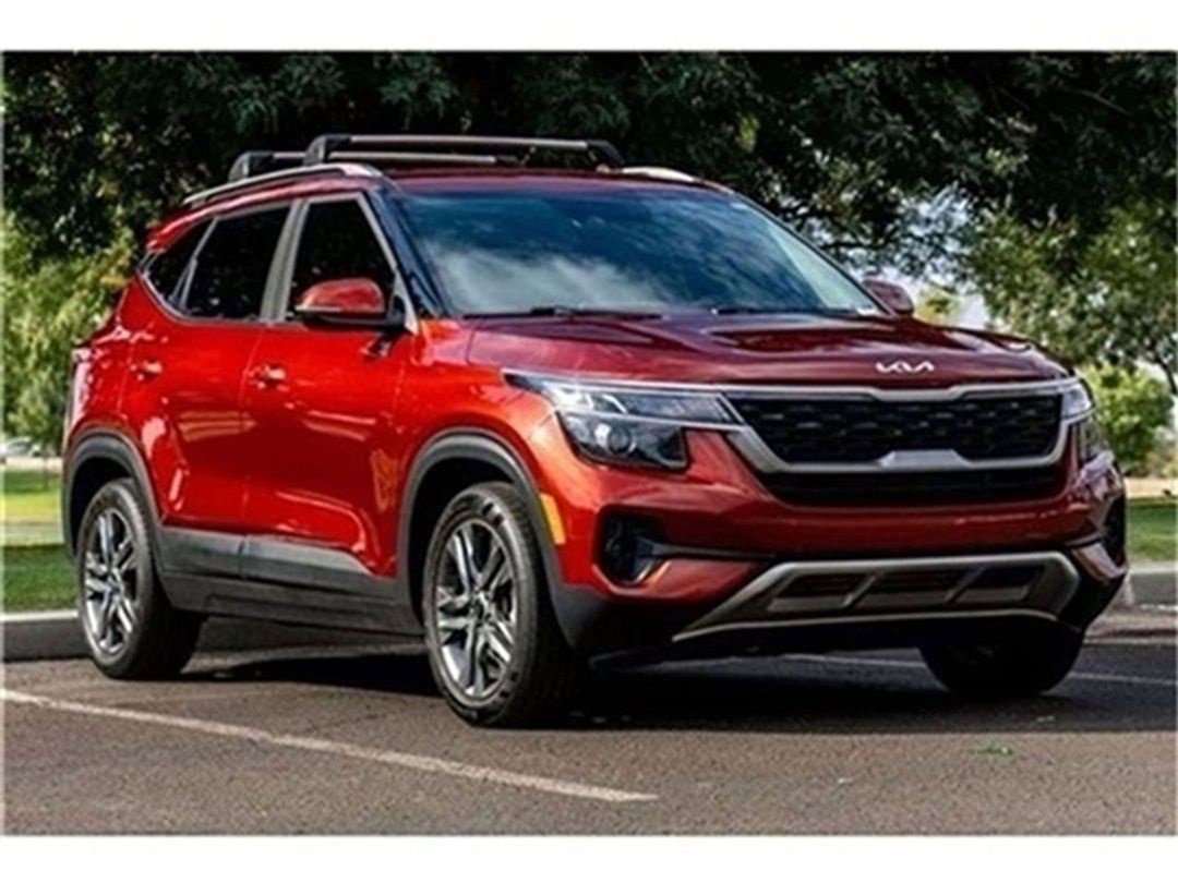 Used 2023 Kia Seltos S w/ Navigation Package image 2