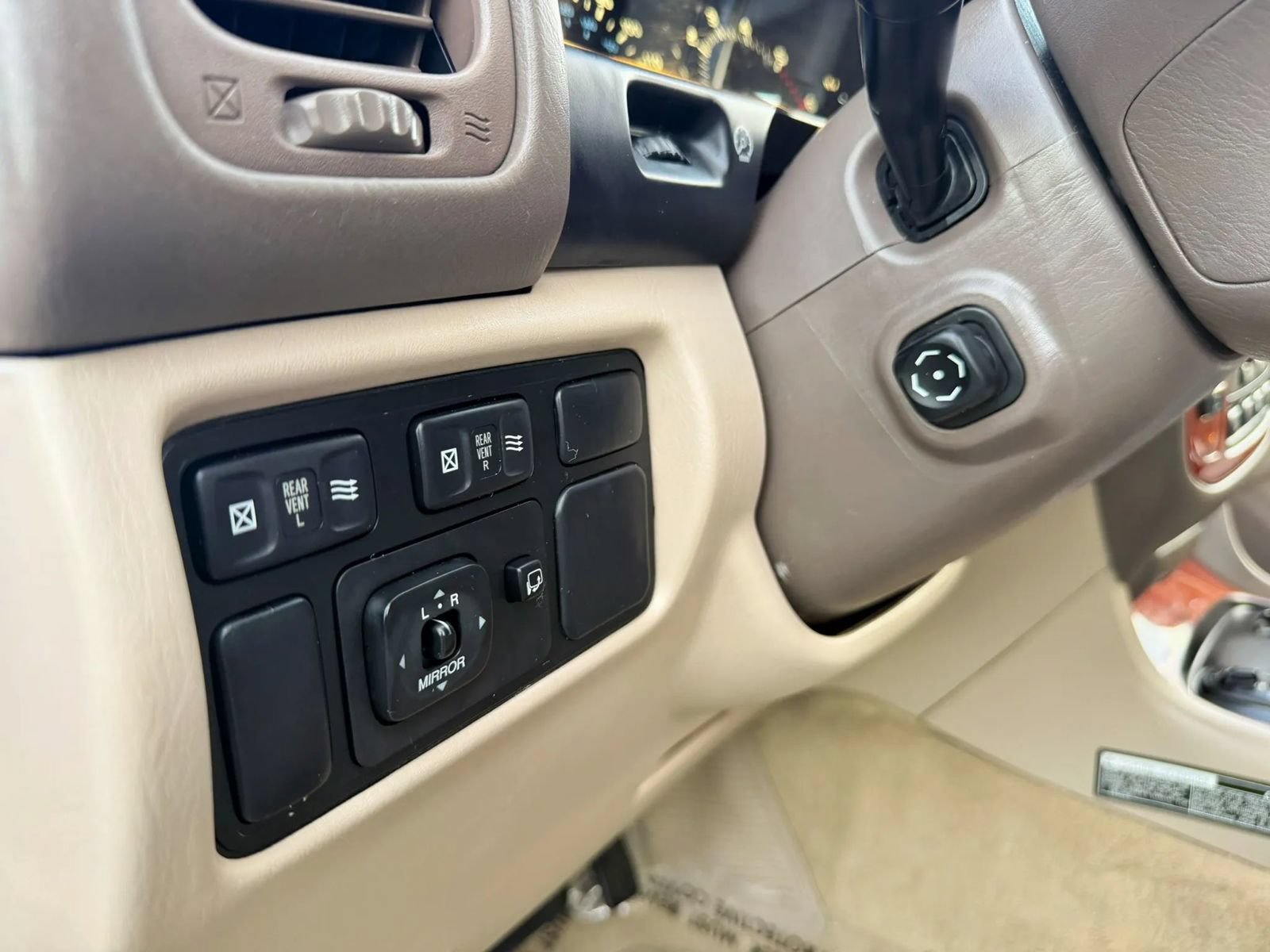 Used 2001 Lexus LX 470 4WD image 59