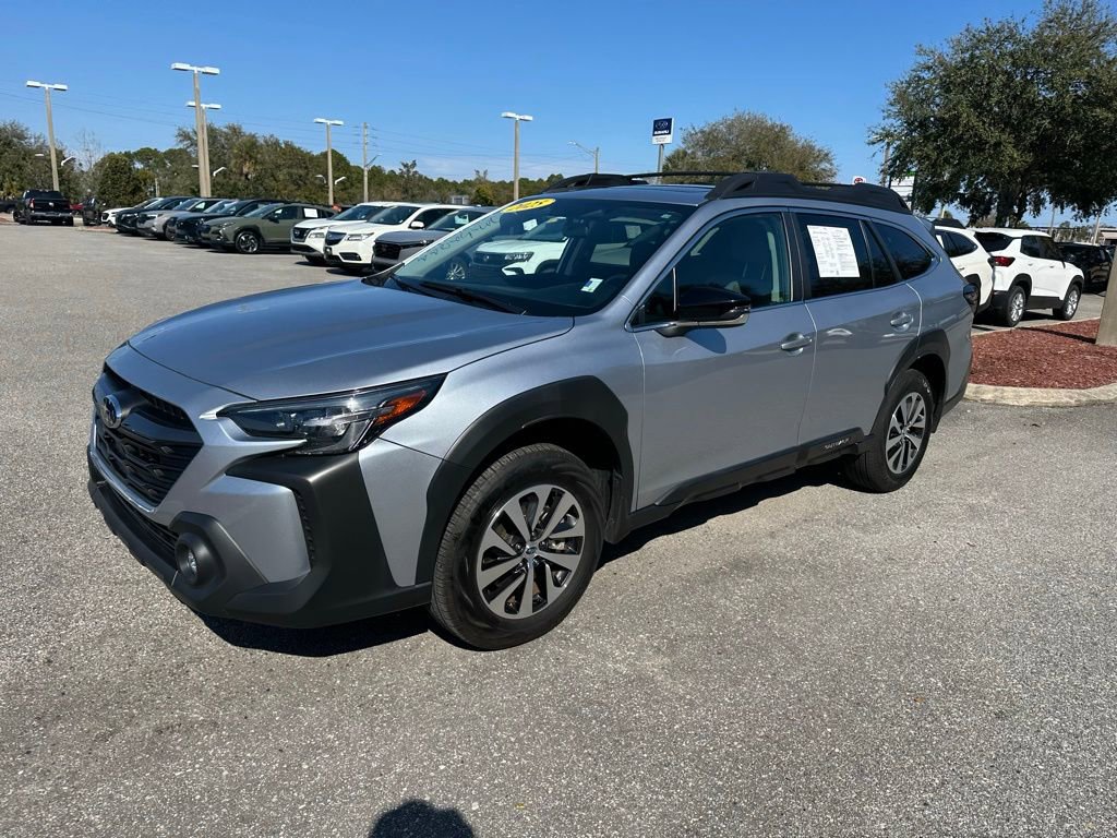 Used 2025 Subaru Outback Premium image 13