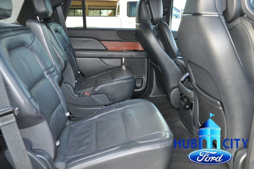 Used 2023 Lincoln Navigator Reserve image 14