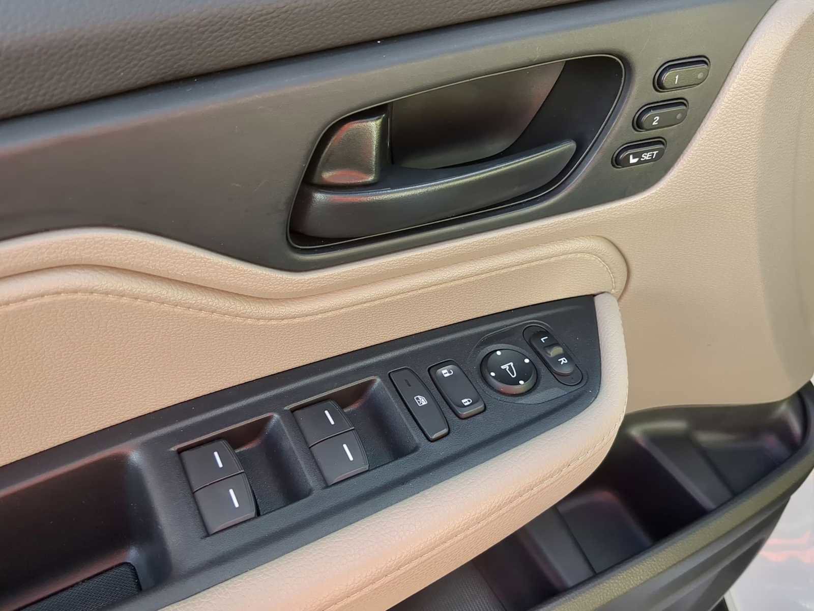 Used 2023 Honda Odyssey EX-L image 12