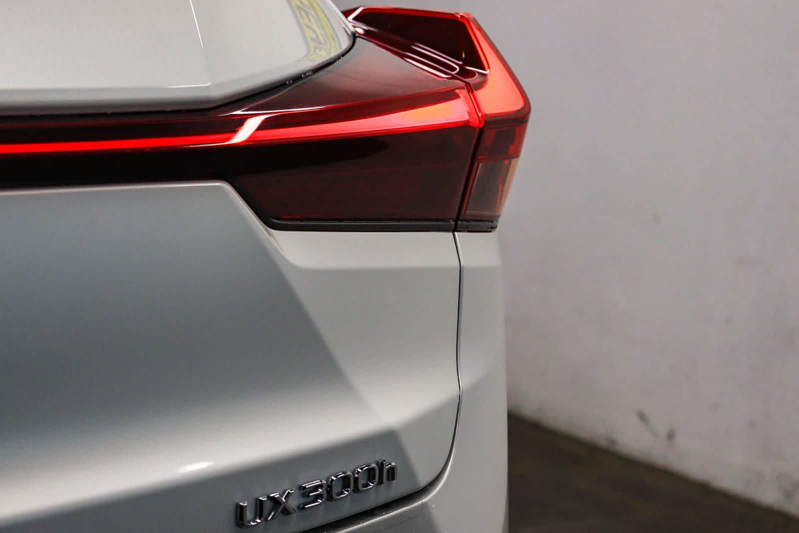 Certified 2025 Lexus UX 300h FWD w/ Accessory Package (Z2) image 11
