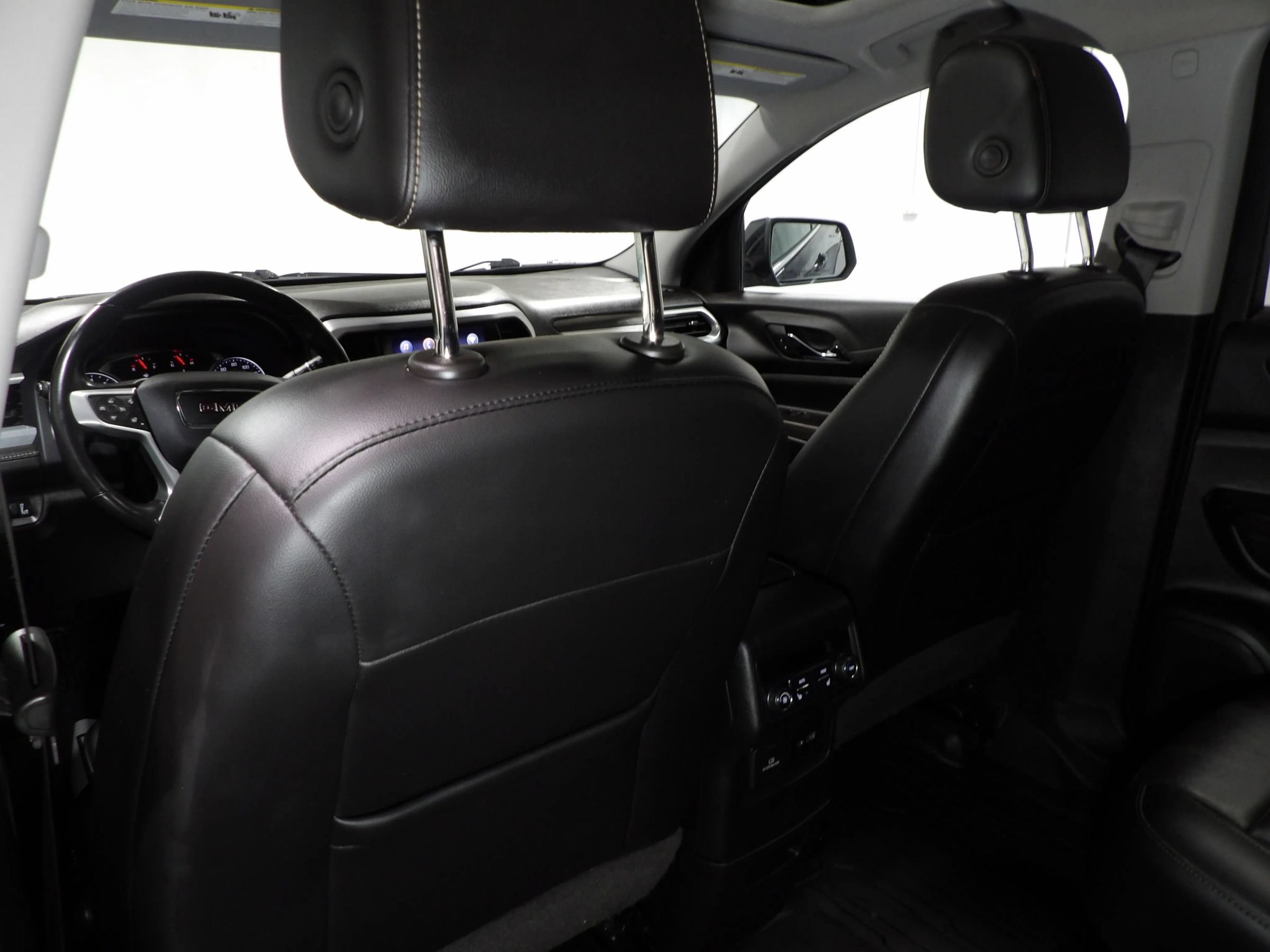 Used 2022 GMC Acadia SLT w/ Preferred Package AWD/4WD image 16
