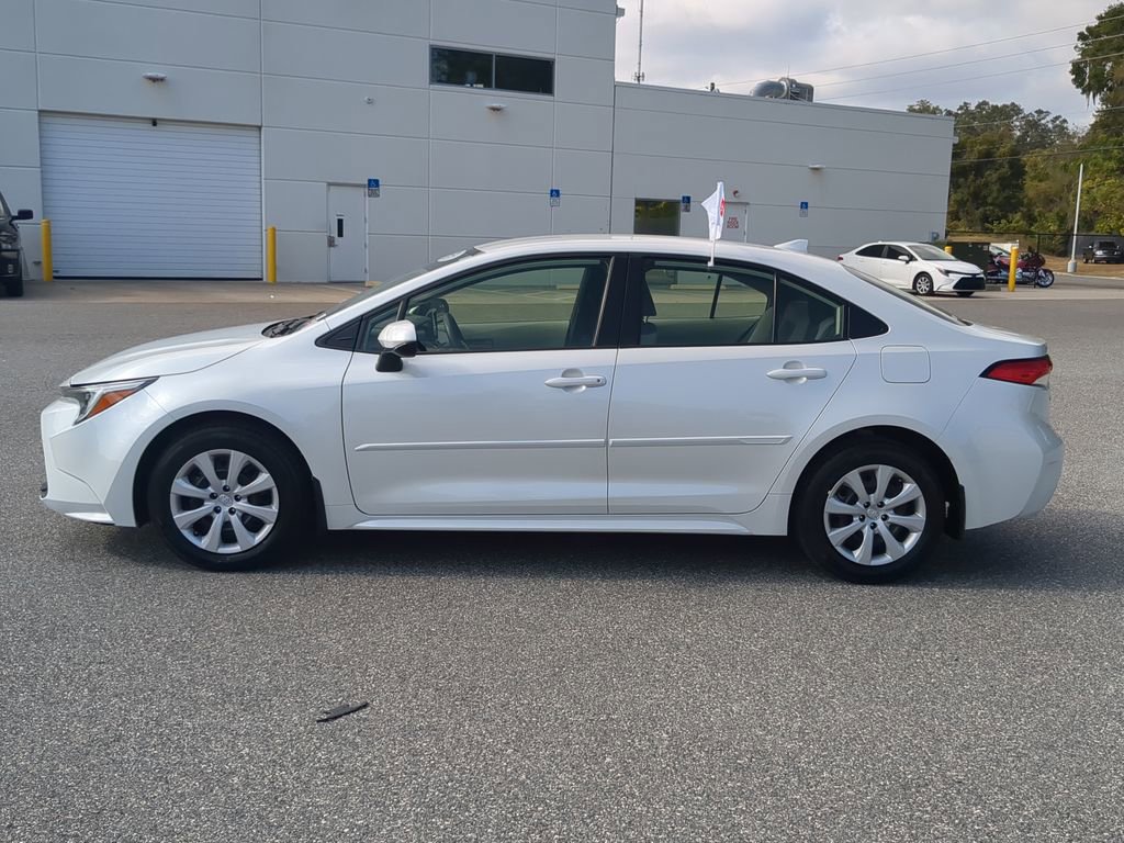 Used 2024 Toyota Corolla LE image 16