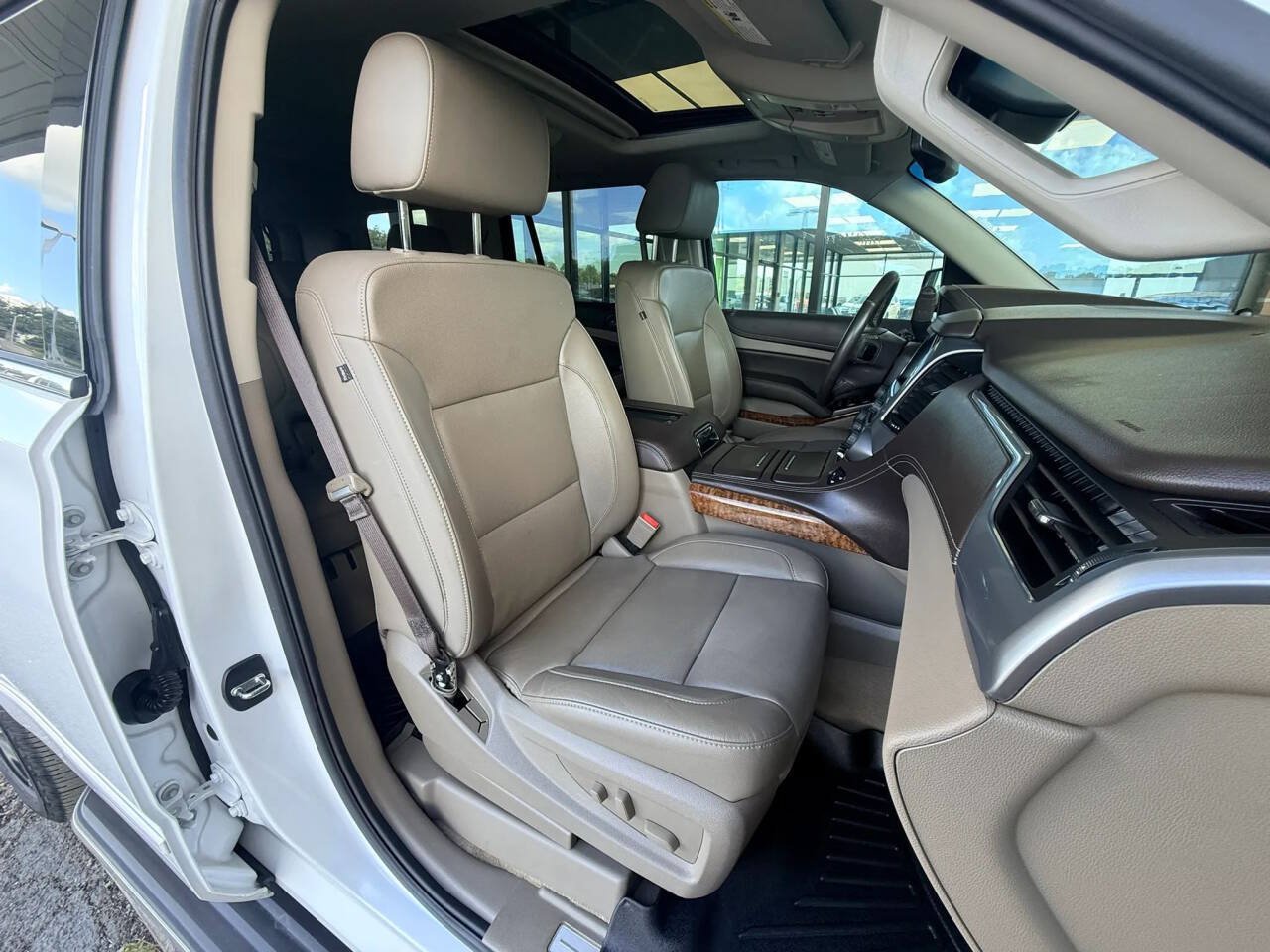 Used 2017 Chevrolet Tahoe Premier AWD/4WD image 14