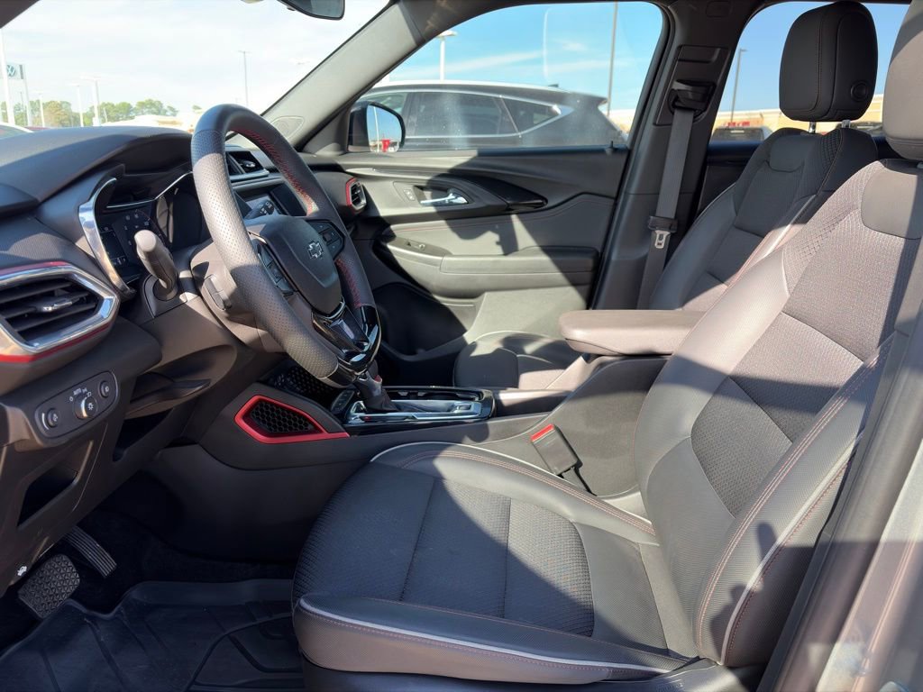 Used 2023 Chevrolet TrailBlazer RS FWD image 10