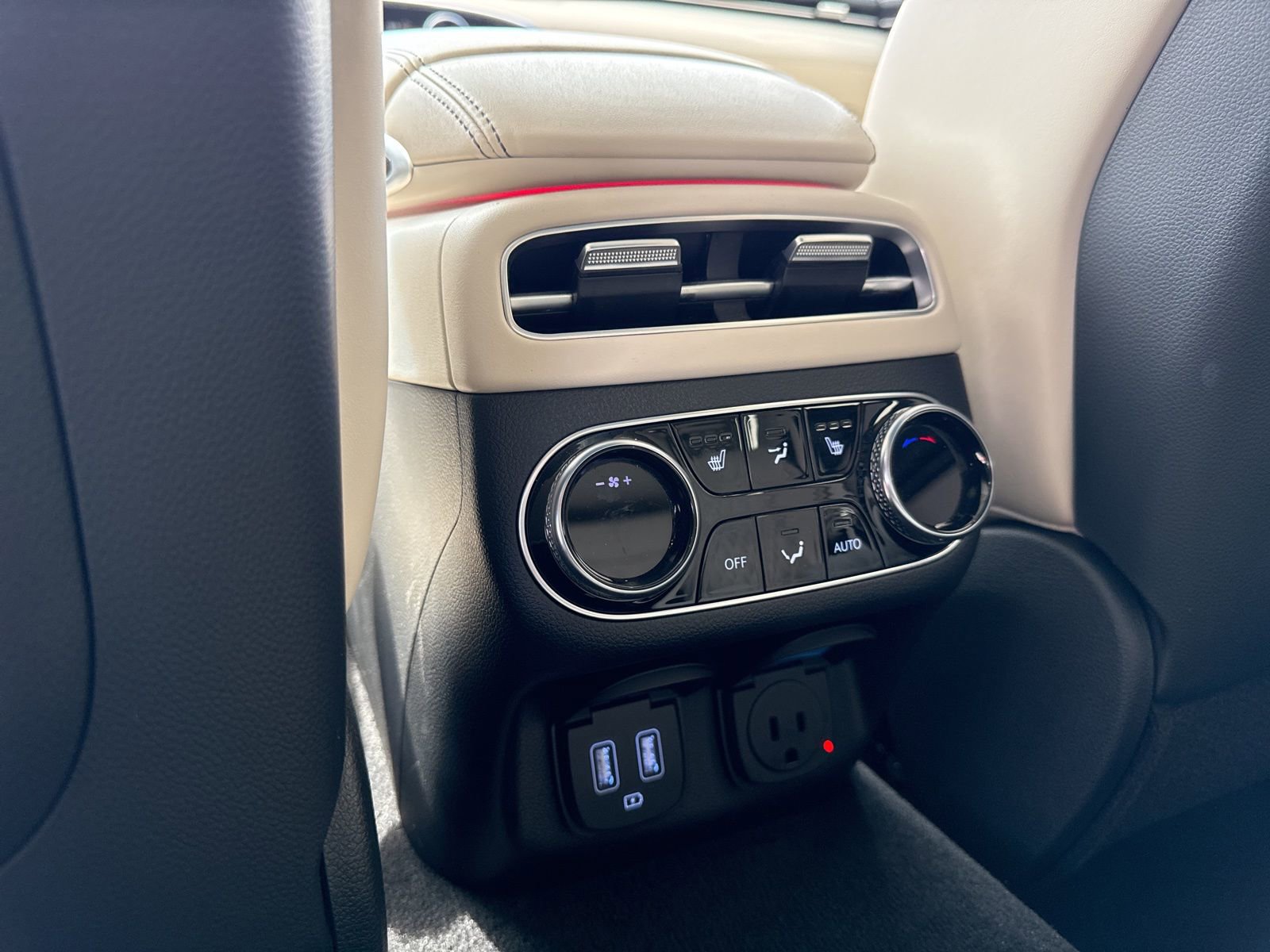 Used 2024 Genesis GV70 3.5T Sport w/ Sport Prestige Package image 16