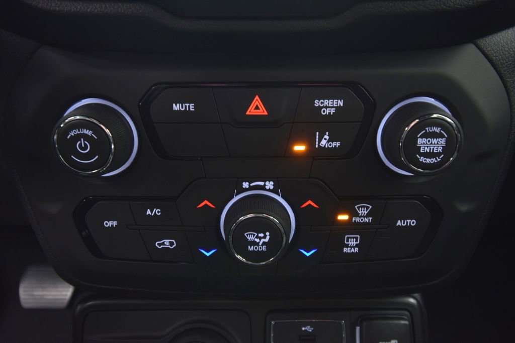 Certified 2022 Jeep Renegade Altitude image 32