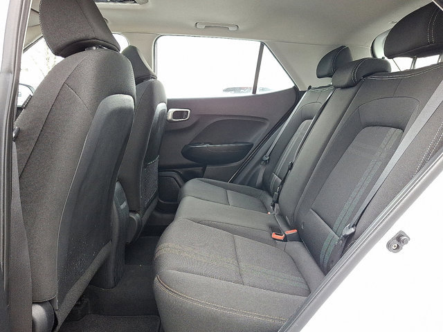 Used 2022 Hyundai Venue SEL image 9