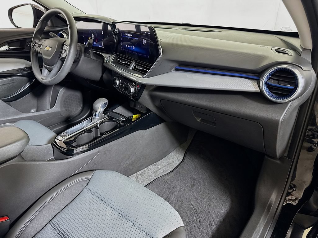 Certified 2026 Chevrolet Trax LT FWD image 25