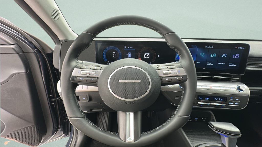 Used 2025 Hyundai Kona SEL FWD image 14