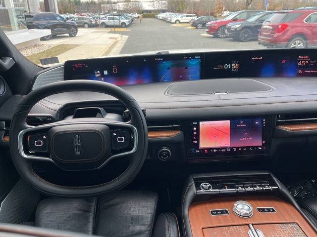 Used 2025 Lincoln Navigator L Black Label AWD/4WD image 23