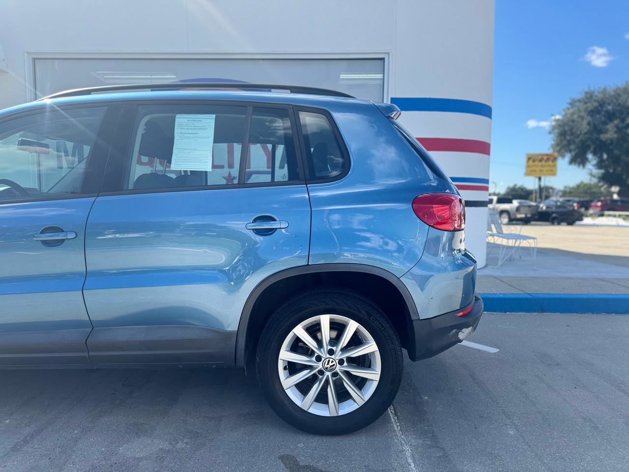 Used 2017 Volkswagen Tiguan Limited w/ Premium Package image 14