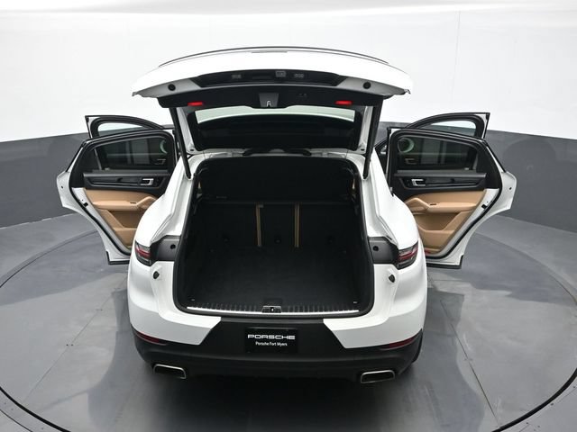 Certified 2021 Porsche Cayenne Coupe AWD/4WD image 28