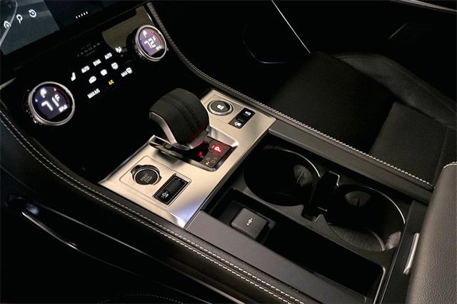 Used 2025 Jaguar F-PACE R-Dynamic S image 19